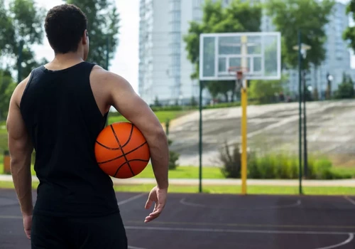 Tênis para jogar basquete: veja os melhores modelos